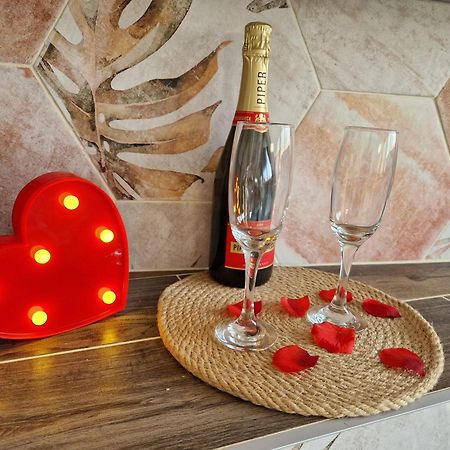 Atoumo Appartement Love Jacuzzi & Jardin Disneyland Paris Quincy-Voisins Exteriör bild