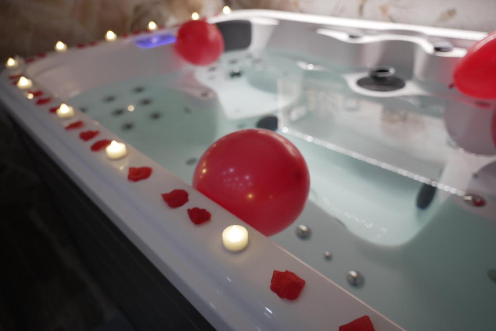 Atoumo Appartement Love Jacuzzi & Jardin Disneyland Paris Quincy-Voisins Exteriör bild